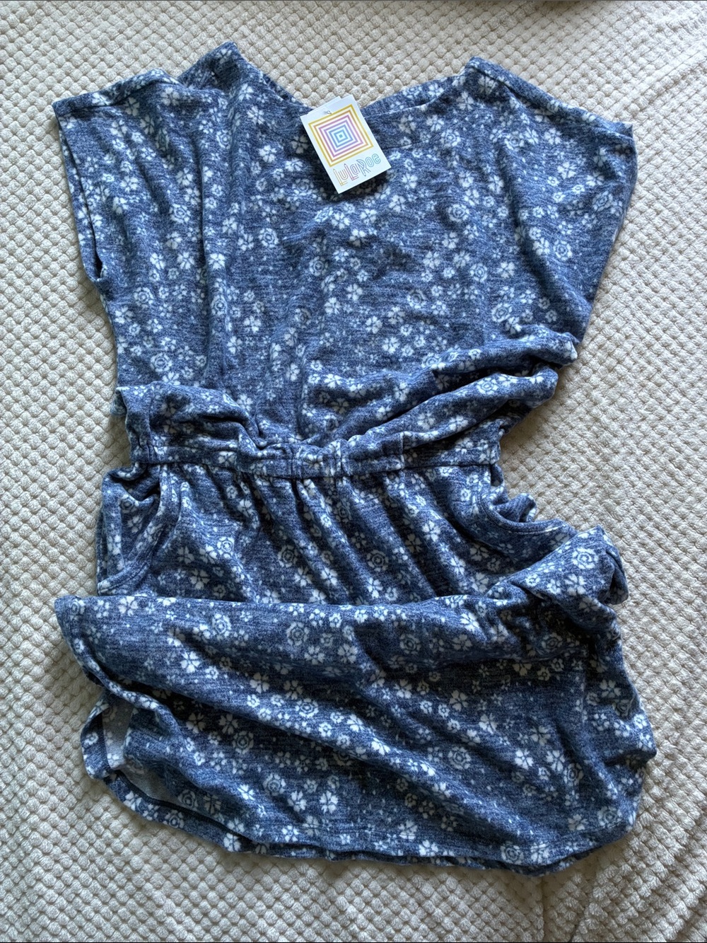 LulaRoe “Isla” Floral Short-Sleeve Midi cross back Dress in Navy Blue Size Med.